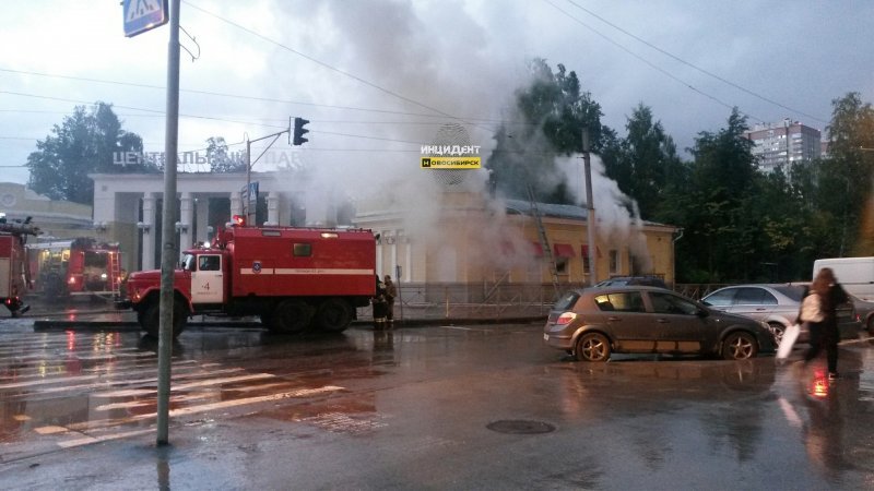 Кафе горело в Центральном парке в Новосибирске