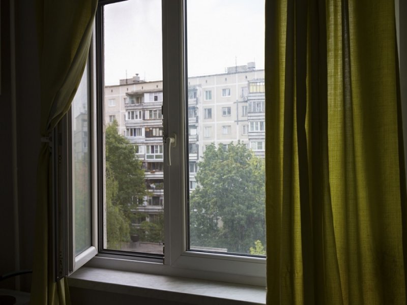 Пятилетний ребенок выпал из окна в Новосибирске