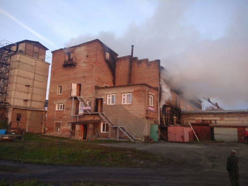 Склады с газовыми баллонами горели в Новосибирске