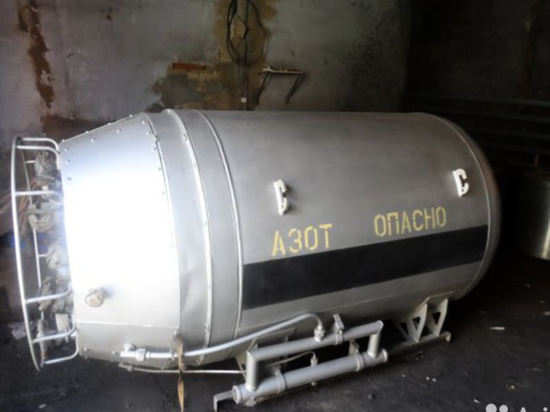 Спасатели МАСС изъяли емкость с азотом из подвала дома