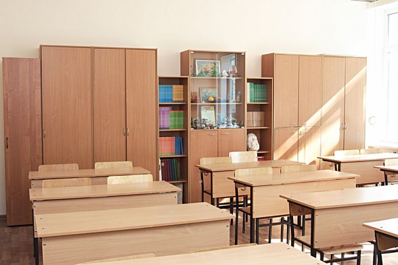 Четыре шкафа обрушились на пятиклассниц во время урока труда