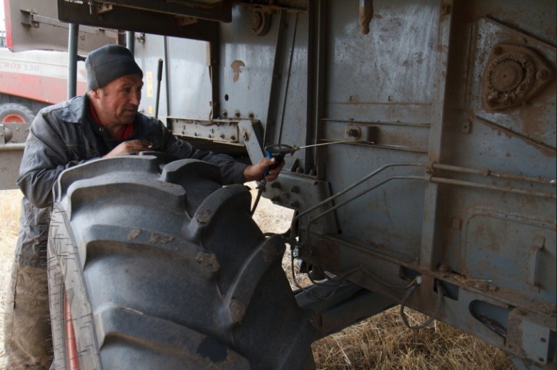 Уборку урожая заканчивают в Новосибирской области 