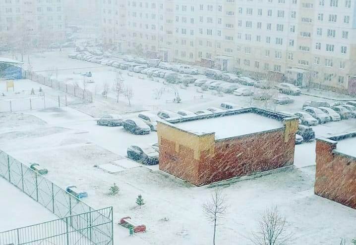 Новосибирск накрыло мокрым снегом