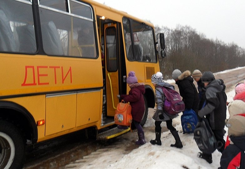 Автобус со школьниками заглох на трассе в 35-градусный мороз