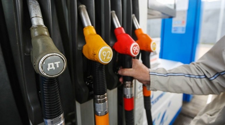 Бензин подорожал в Новосибирске впервые с начала года