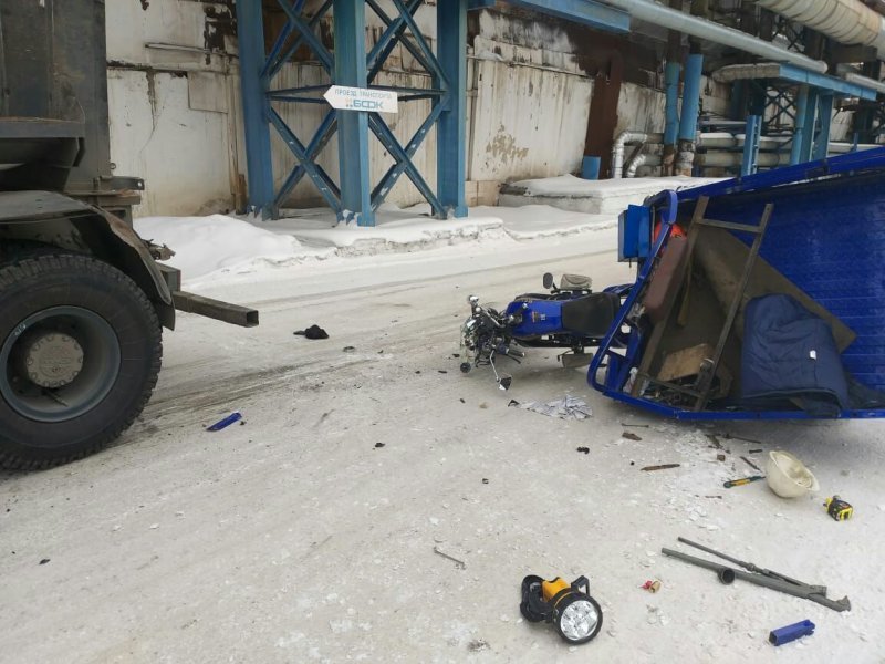 Мотоциклист погиб при столкновении с «МАЗом» на заводе