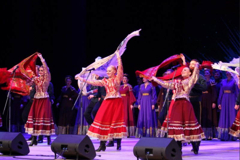 Сибирский русский народный хор сорвал овации в Могилеве