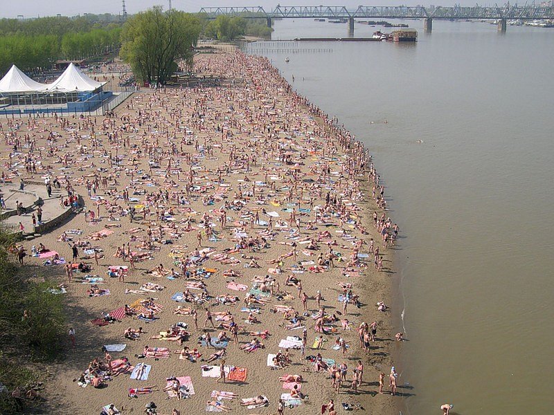 Травников пообещал не закрывать городской пляж ради ЛДС
