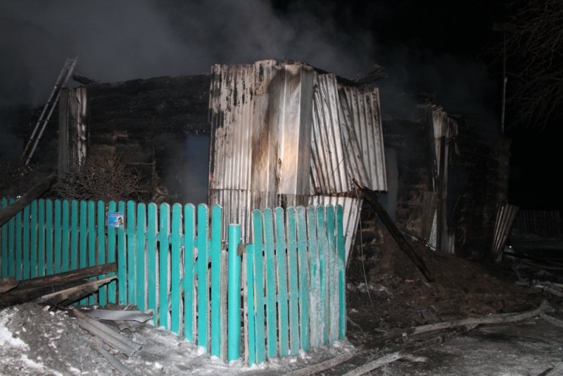 Потерявшему семью в огне селянину дадут жилье от губернатора