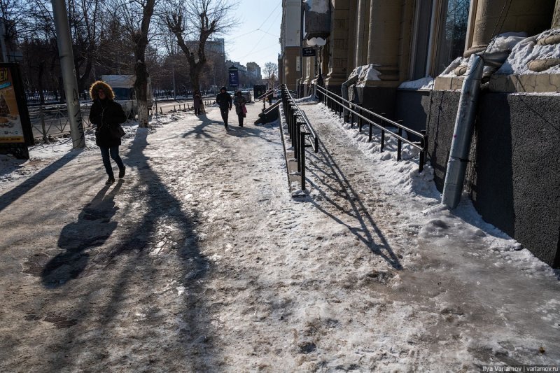 Илья Варламов возмутился скользким тротуарам в Новосибирске
