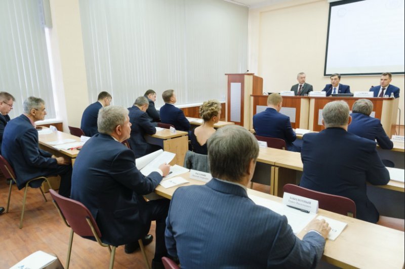 Травников обсудил с комиссией Госдумы радиоэлектронику