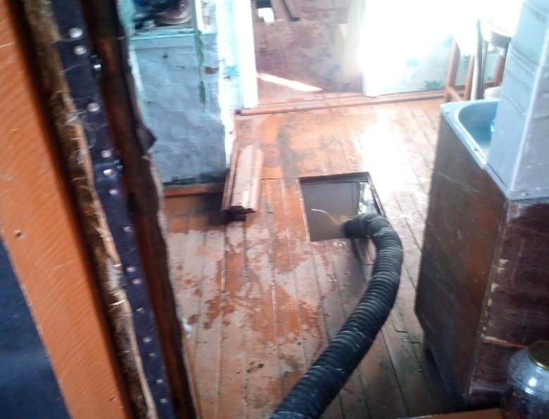 Талые воды затопили дом в поселке Чаны