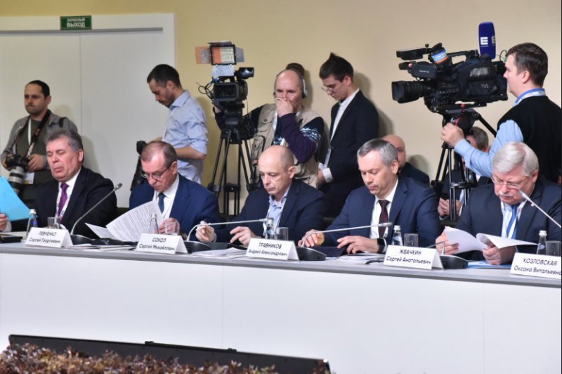 Новосибирская делегация работает на экономическом форуме