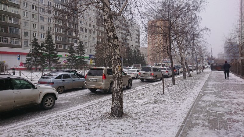 Апрельский снег парализовал Новосибирск