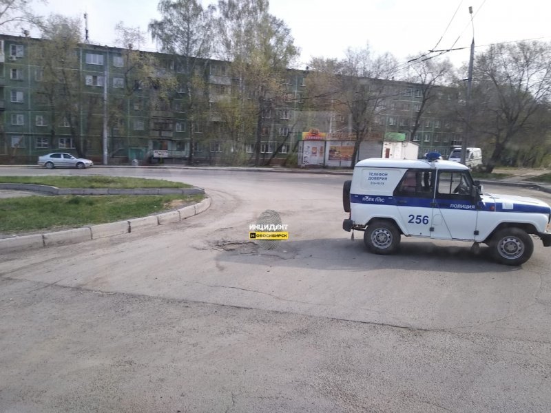 Полиция проверила сообщение о бомбе в авто на Затулинке