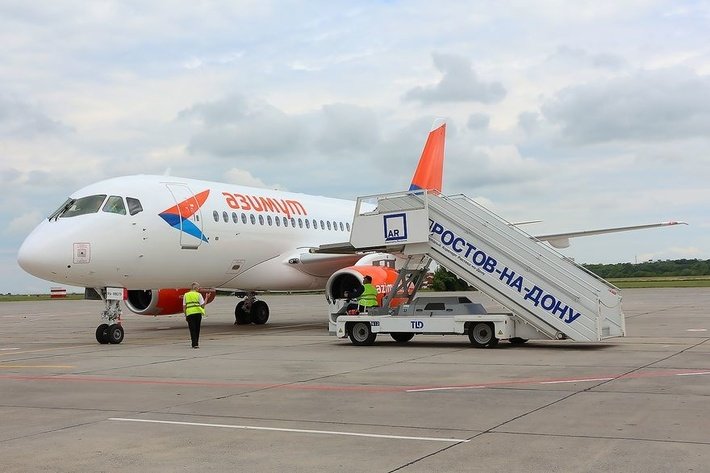 Вылет Sukhoi Superjet задержан на 8 часов в Новосибирске