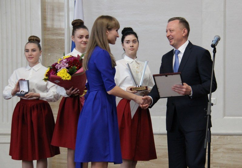Лучших воспитателей наградили в Новосибирской области 