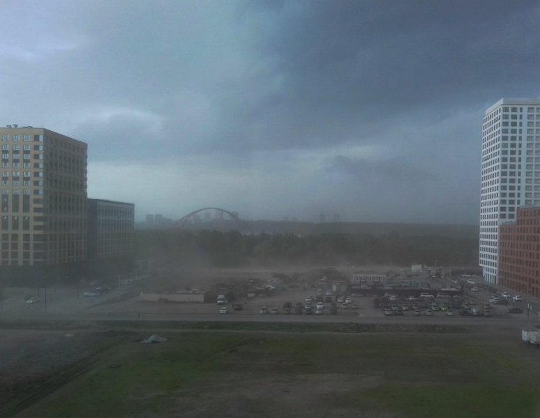 Пыль и ливень: непогода бесчинствует в Новосибирске