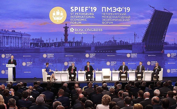 Владимир Путин: Сибирь – это мост между Востоком и Западом