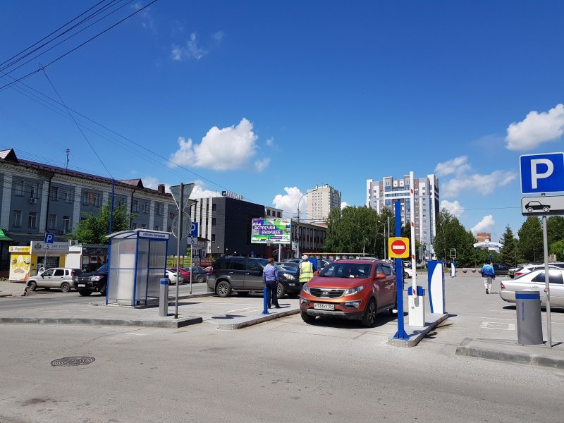 Платная парковка открылась у ДК «Прогресс» с опозданием