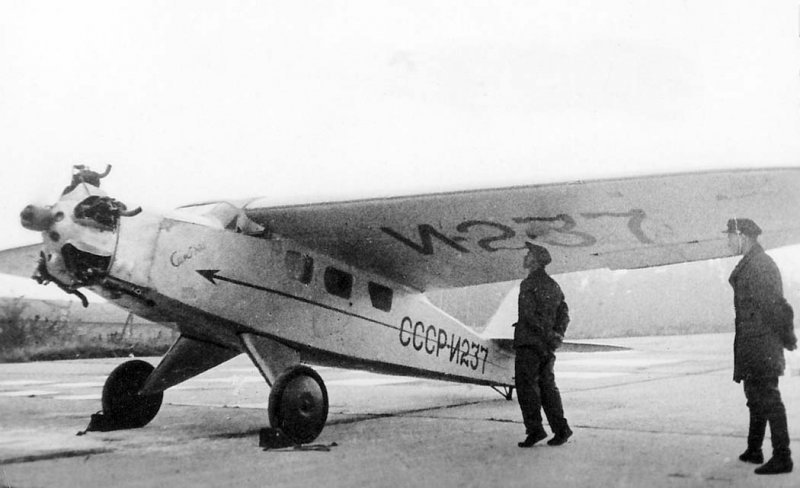 Легендарный советский самолет реконструируют по фото