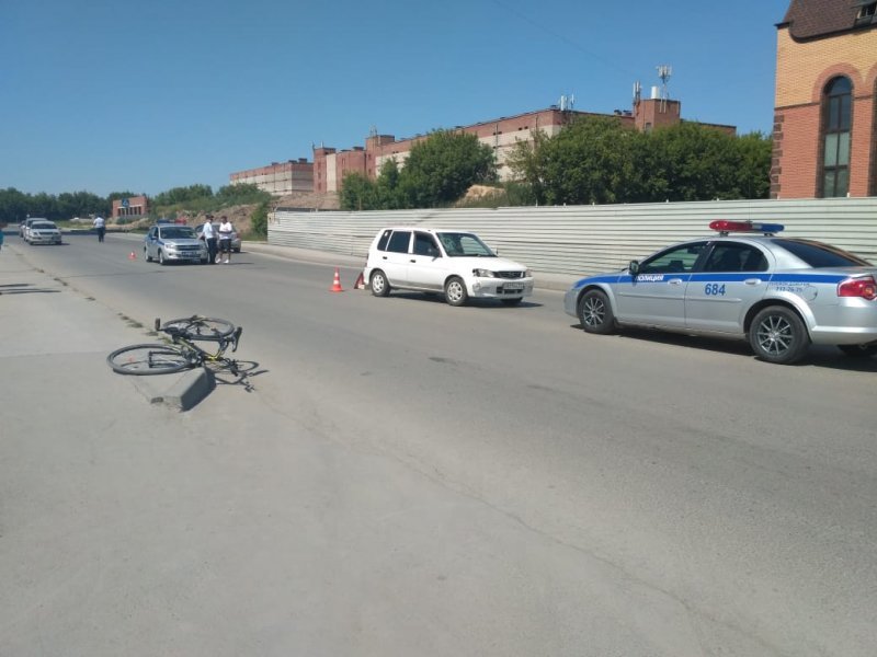 Юный велосипедист попал под машину в Ленинском районе