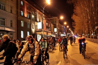 Новосибирских велосипедистов вынуждают уйти в тень