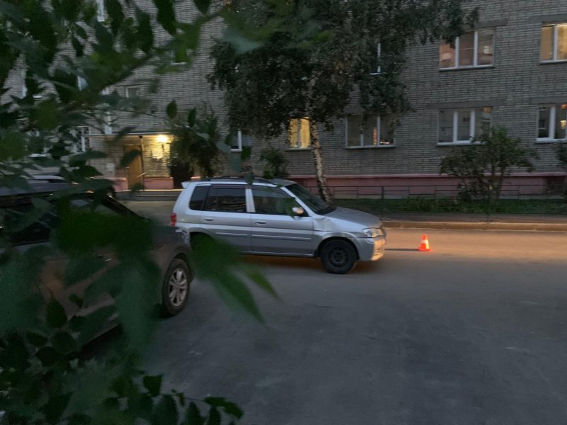 Девятилетний мальчик попал под машину в Ленинском районе