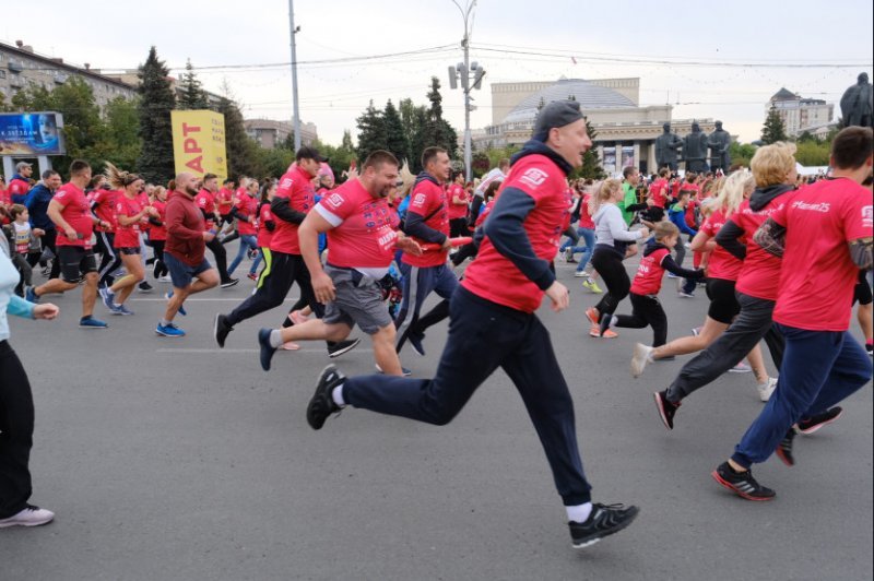 Тысячи новосибирцев пробежали по центру города