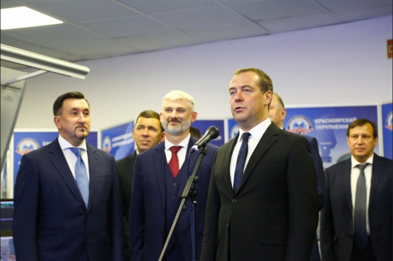 Медведев открыл центр воздушного движения в Новосибирске