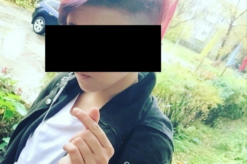 Покончившая с собой школьница была подписала на ЛГБТ-паблики