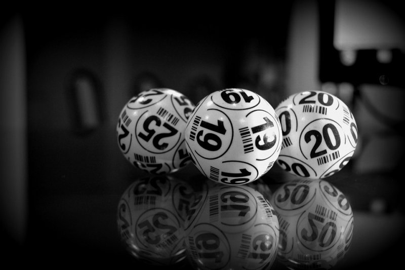 Счастливый лотерейщик с матом выбивал свои полмиллиона 