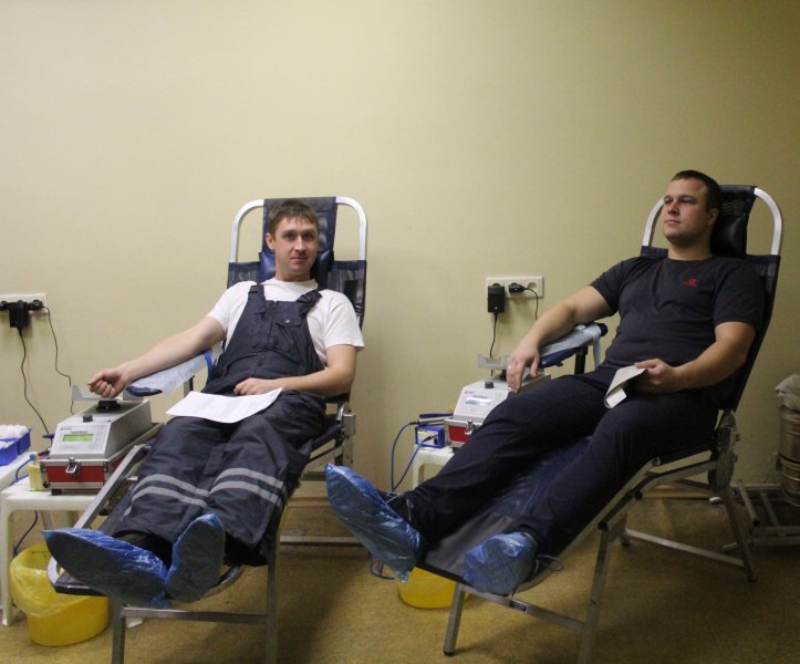 Не пожалели крови: госавтоинспекторы стали донорами