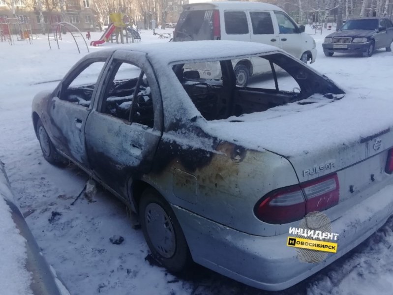 Три машины сгорело за выходные в Новосибирске