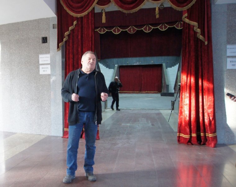 Уволенный директор цирка пообещал конференцию на улице