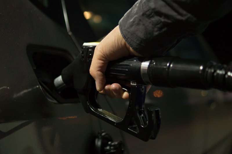 В Новосибирске замерли цены на бензин и дизельное топливо