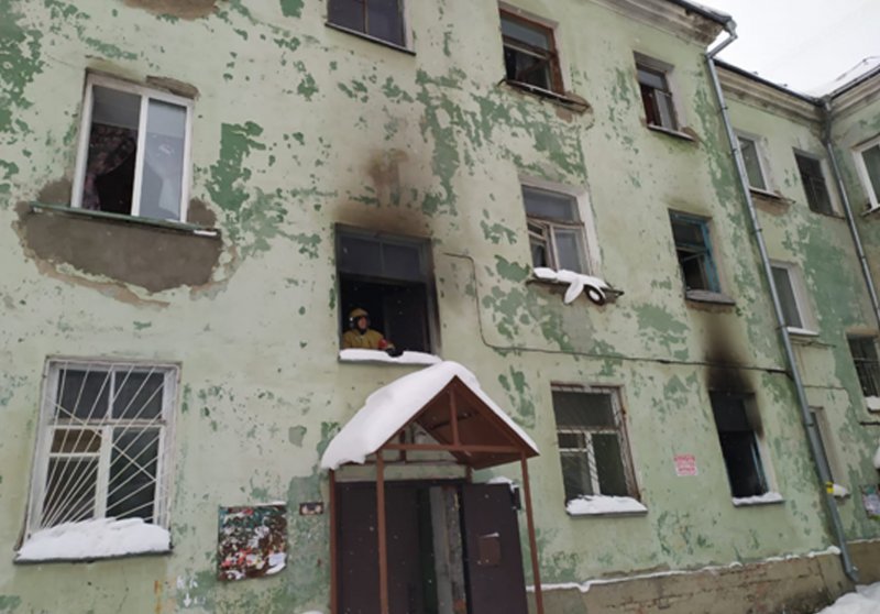Трое жителей улицы Забалуева попали в больницу после пожара 