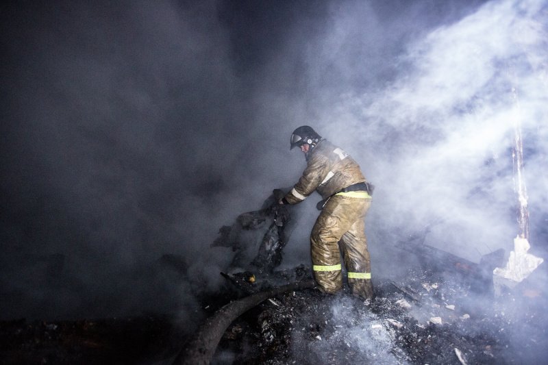 За выходные пожарные потушили «Сибсельмаш», баню и бензовоз
