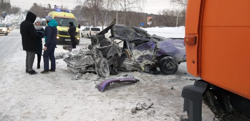 Новосибирцев попросили одеваться ярче и не попадать в ДТП