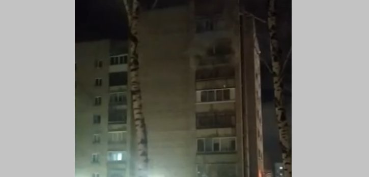 Из горящей квартиры в Кировском районе спасли женщину