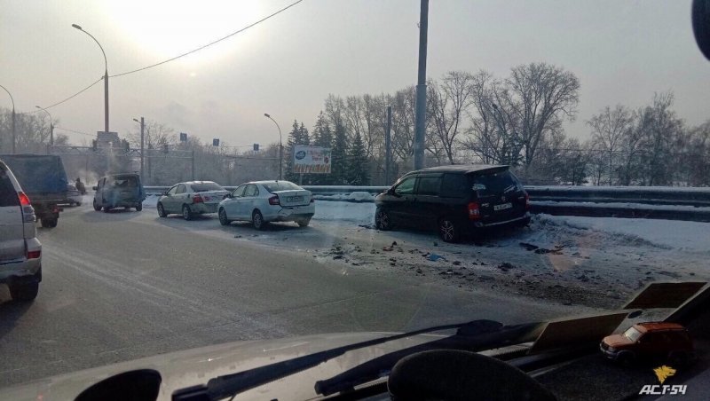 «Всмятку»: подробности массовой аварии на Большевистской