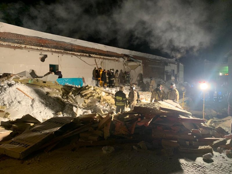 Обрушение крыши в Академгородке спасатели назвали ЧС 
