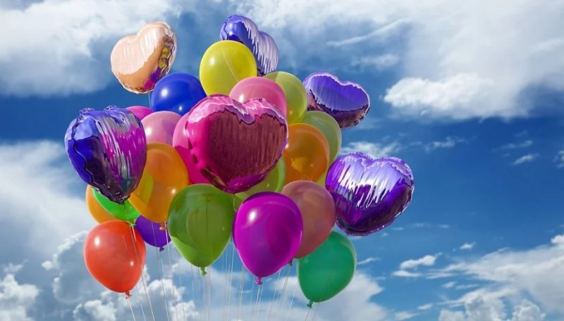 Влюбленные надували воздушные шарики с наркотиками