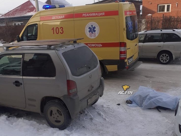 Неизвестный водитель бросил мертвеца на Волочаевской