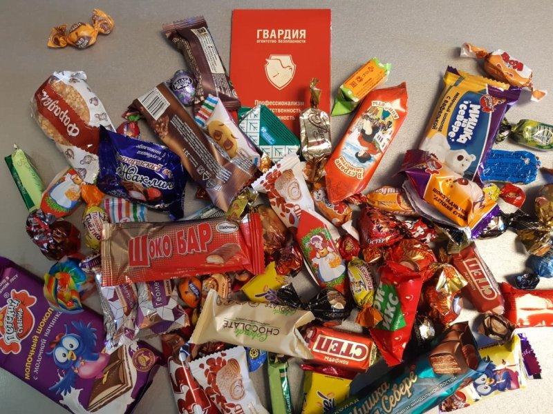 «Мерси»: охранники отобрали у покупателя пять коробок конфет