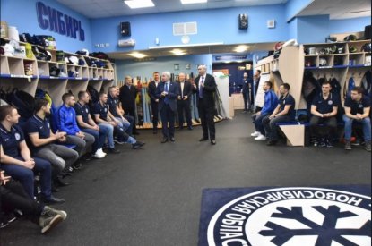 Губернатор поздравил ХК «Сибирь» с выходом в плей-офф