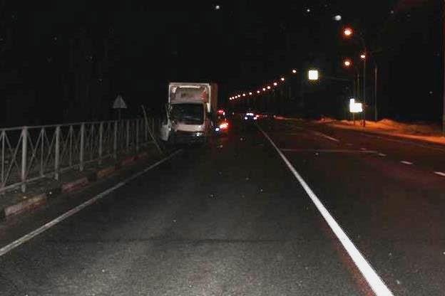 Пешеходное ограждение убило водителя грузовика 