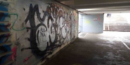 Наркоманы расписали стены подземного перехода на Димитрова