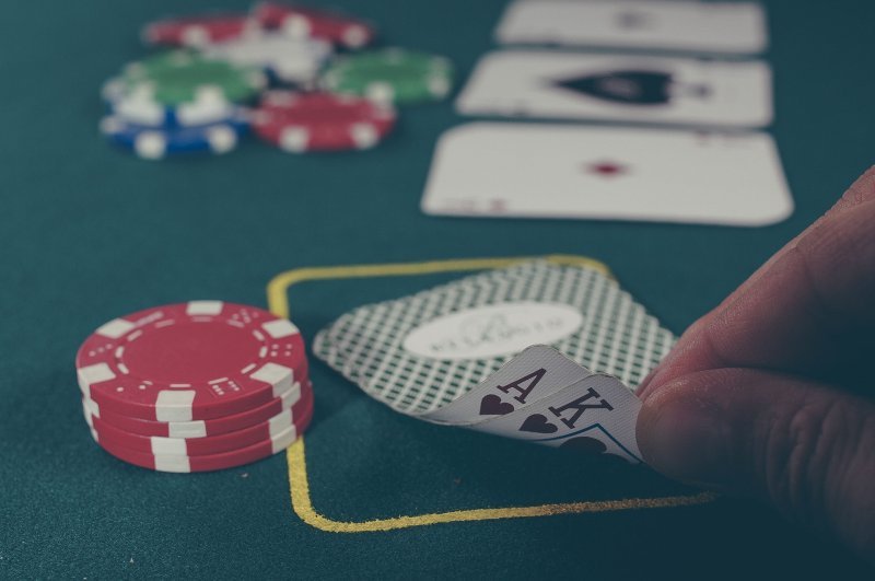 Десять месяцев новосибирец содержал казино под видом биржи 