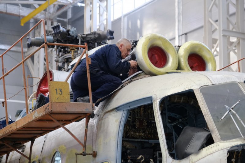 «Не корпус, а ангар!»: в НРАЗ отремонтируют вертолеты Ми-24